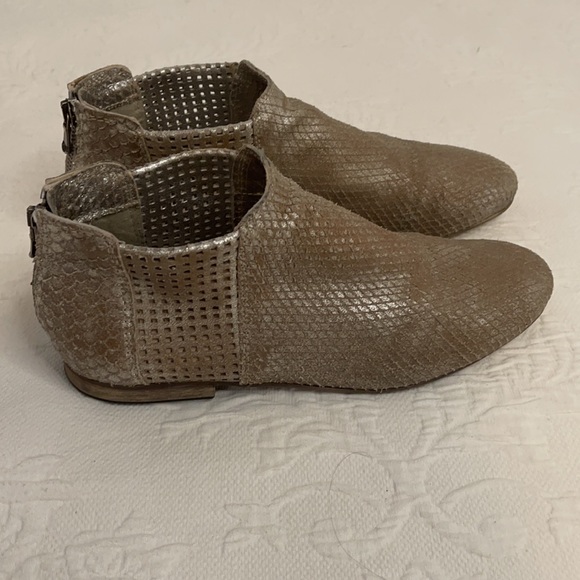 Free People snakeskin Roby back zip booties sz 10 - Picture 2 of 7